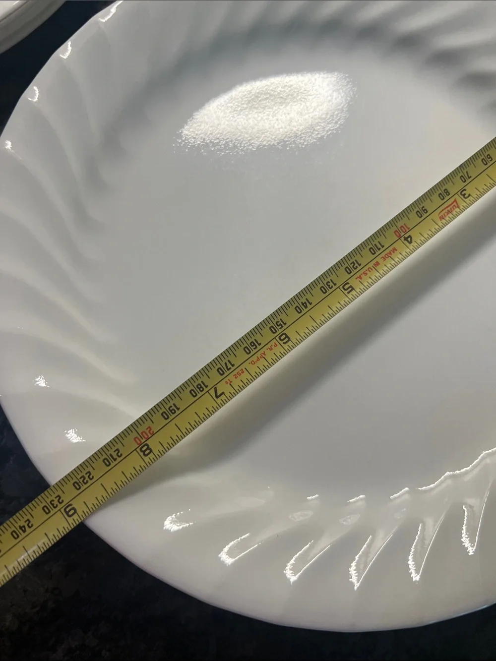 Vintage Corelle set of 4 ENHANCEMENTS WHITE SWIRL 9” Dinner Plates. Great cond